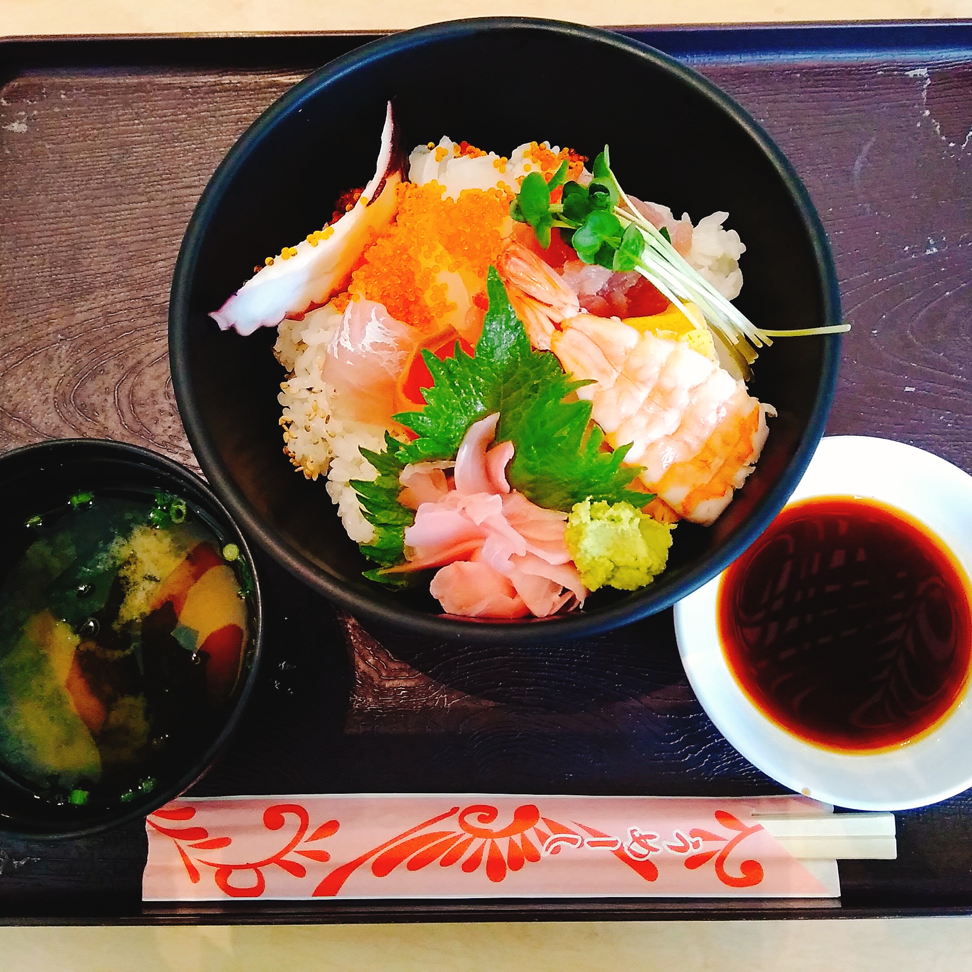 【石垣空港おすすめランチ】新鮮直送の海鮮丼「源GEN石垣空港」 自遊人夫婦のゆいまーるブログ